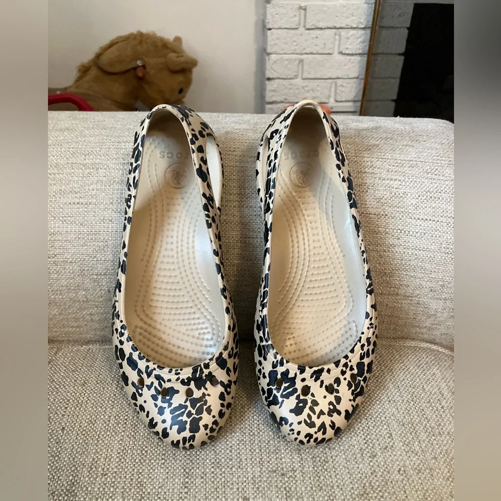 Crocs cheetah print slip on shoes - Picture 1 of 6